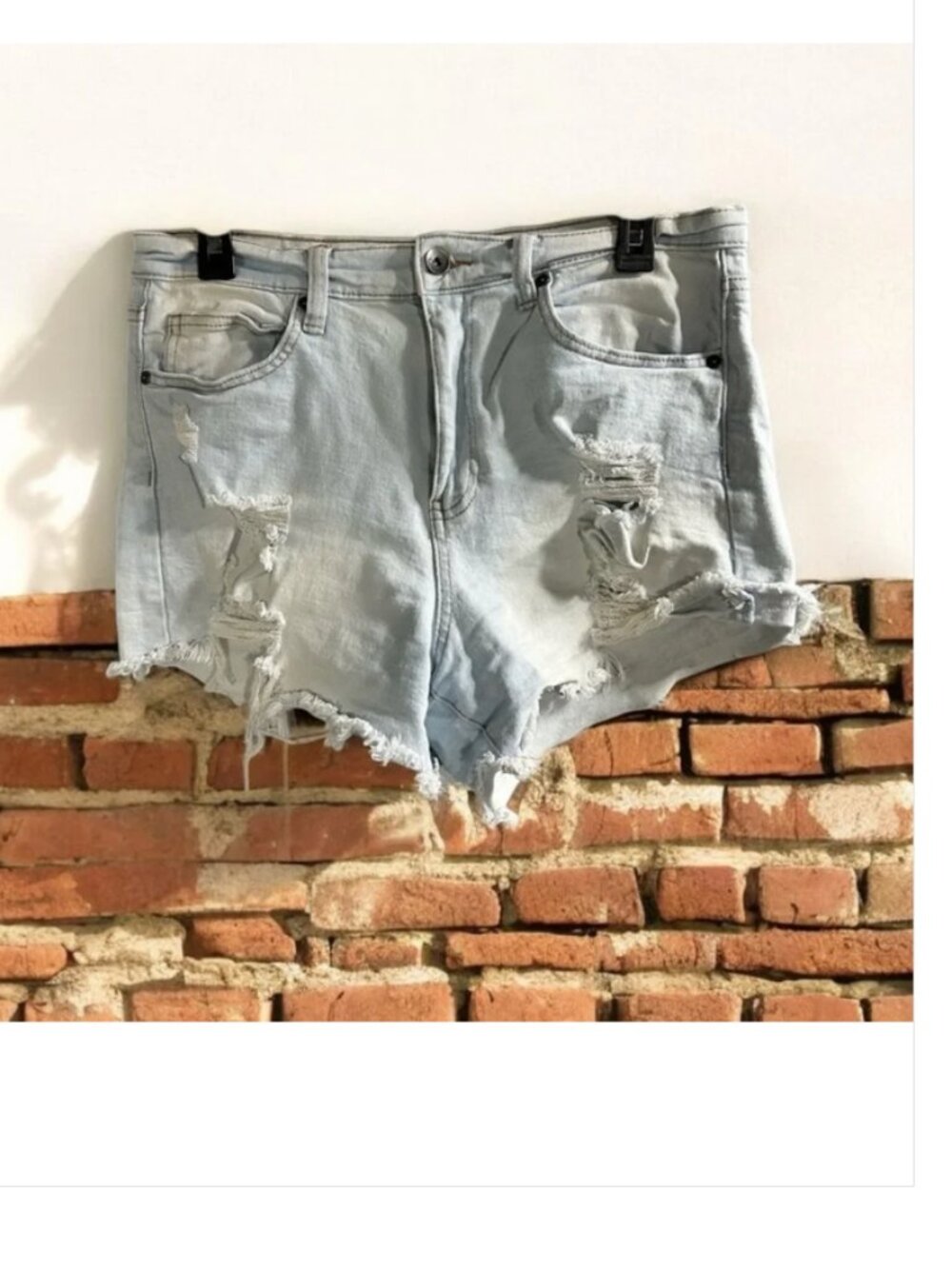 Kendall + Kylie The Icon Short Light Wash Denim Jean Shorts Distressed 9/29
